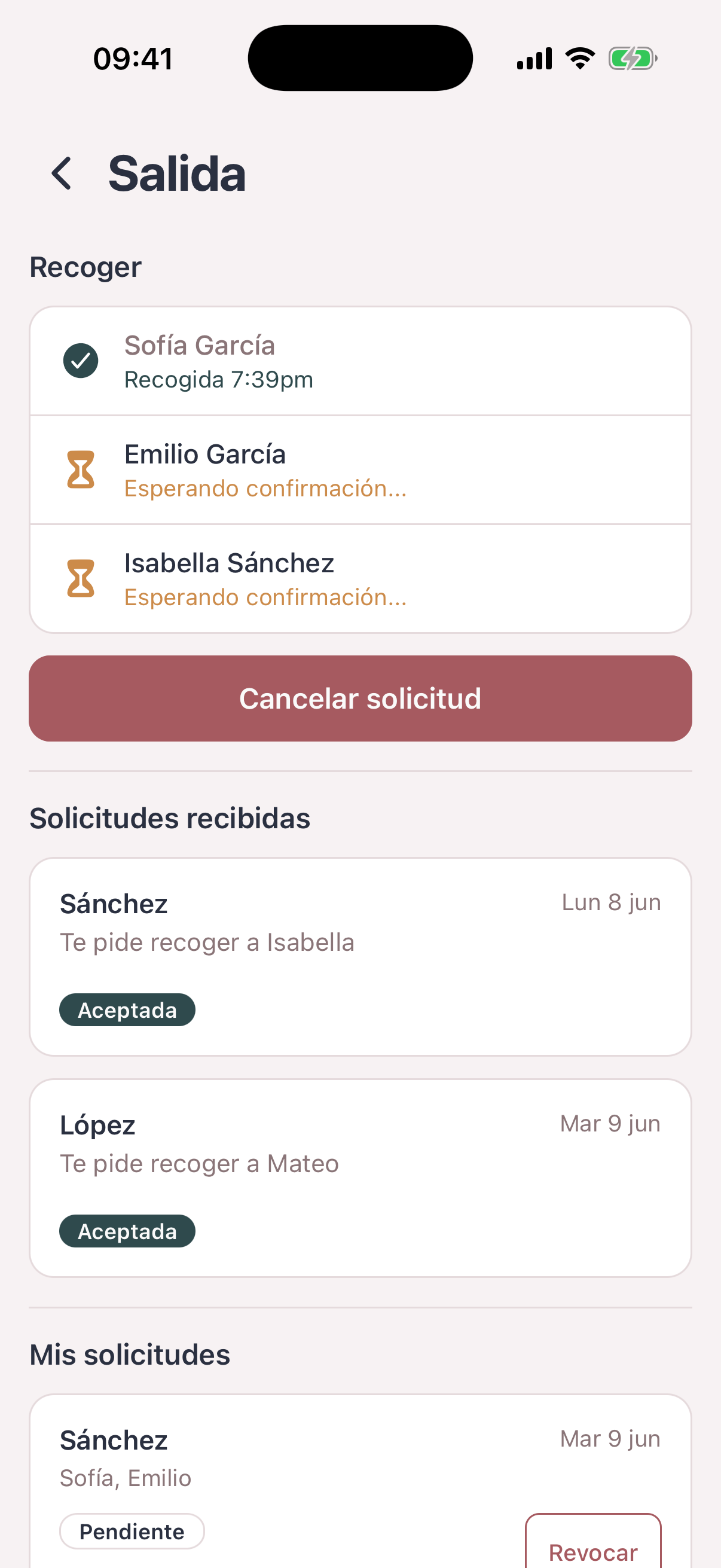 App de papás de Colegia, Salida: aviso de que el hijo ya salió y quién lo recogió.